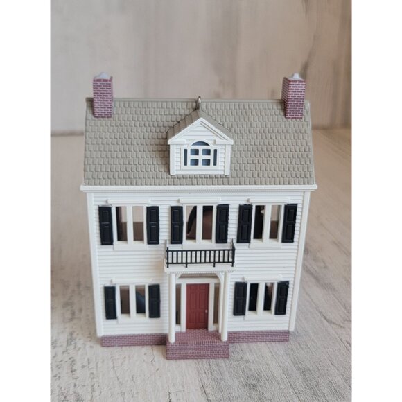 Hallmark Colonial Christmas Victorian House ornament Xmas - Picture 1 of 7